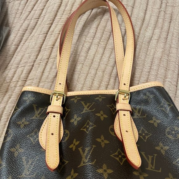 Authentic Louis Vuitton Petit Bucket Bag - EXCELLENT CONDITION - Picture 12 of 15